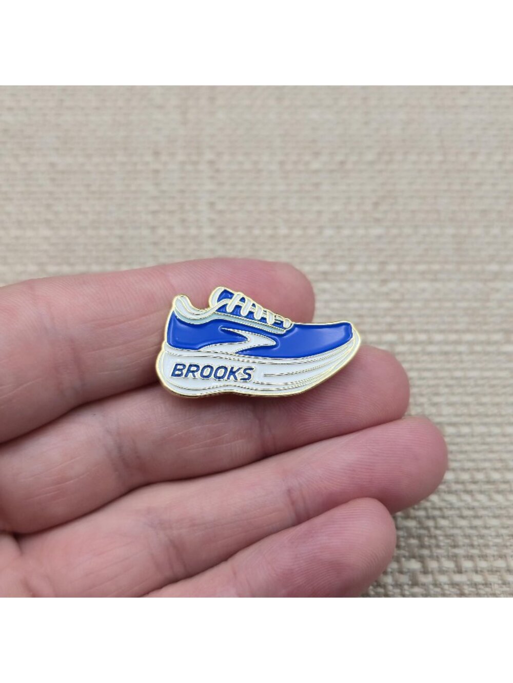 Brooks Running Shoe Blue White Enamel Collectible Lapel Pin A8191
